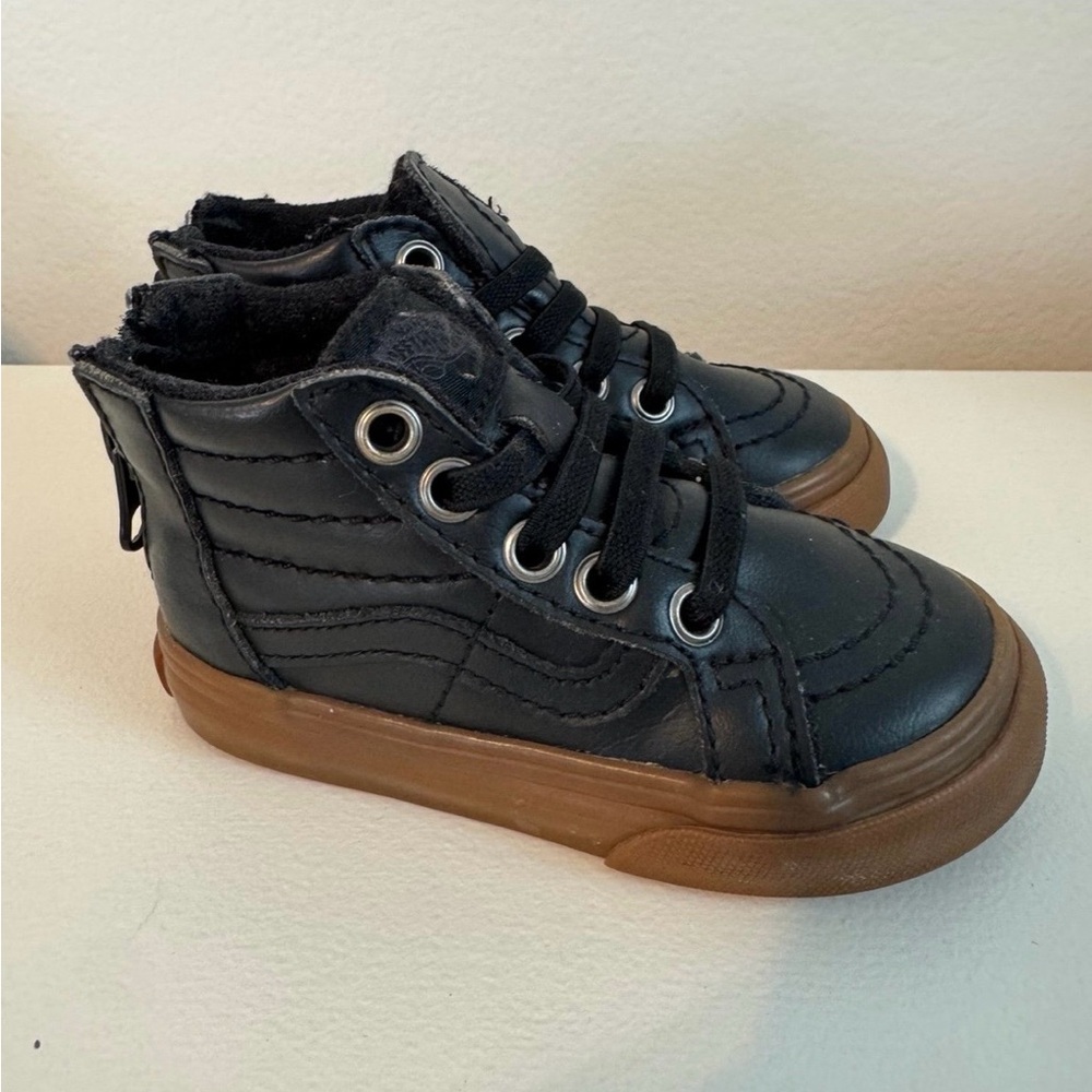 Vans - Picture 3 of 4